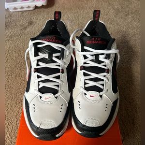 Nike Air Monarch IV